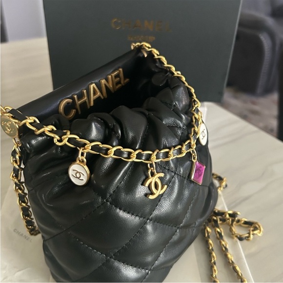 Chanel Vip Black Quilted Leather Chain Bag - Picture 4 of 16